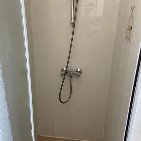 Avec Balcon Face نوتر دام دي مونتس