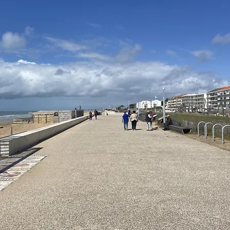 Avec Balcon Face Apartment