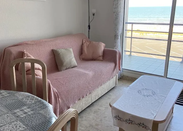 Apartment Avec Balcon Face