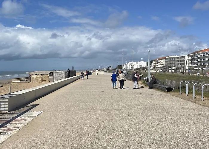 Avec Balcon Face Apartment