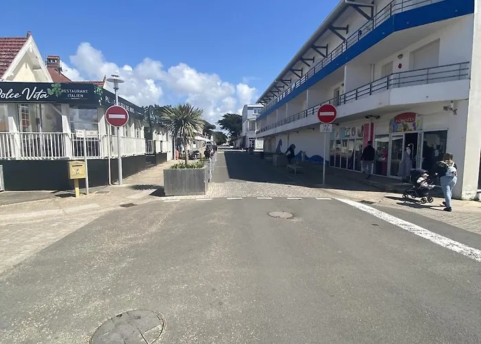 Apartment Avec Balcon Face
