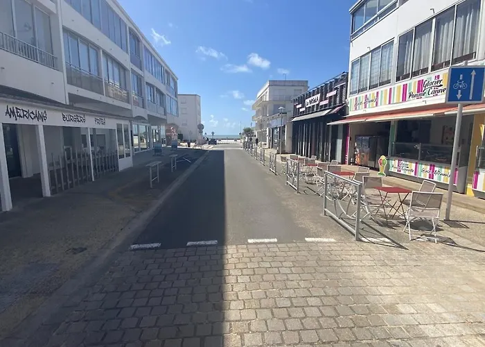 Apartment Avec Balcon Face