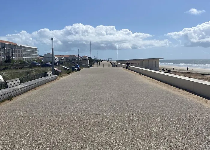 Apartment Avec Balcon Face